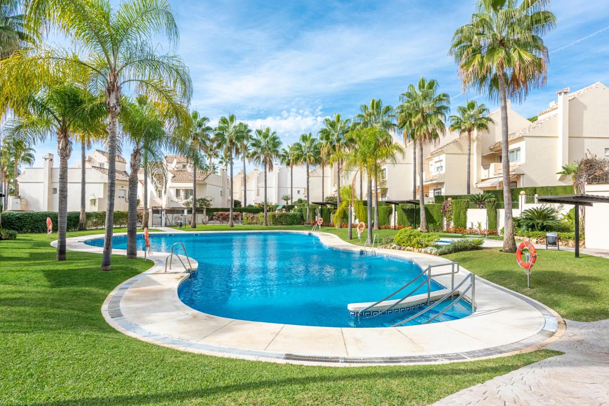 El Arenal Townhouse By The Beach With Swimming Pool - Eaw Homes Marbella Luaran gambar